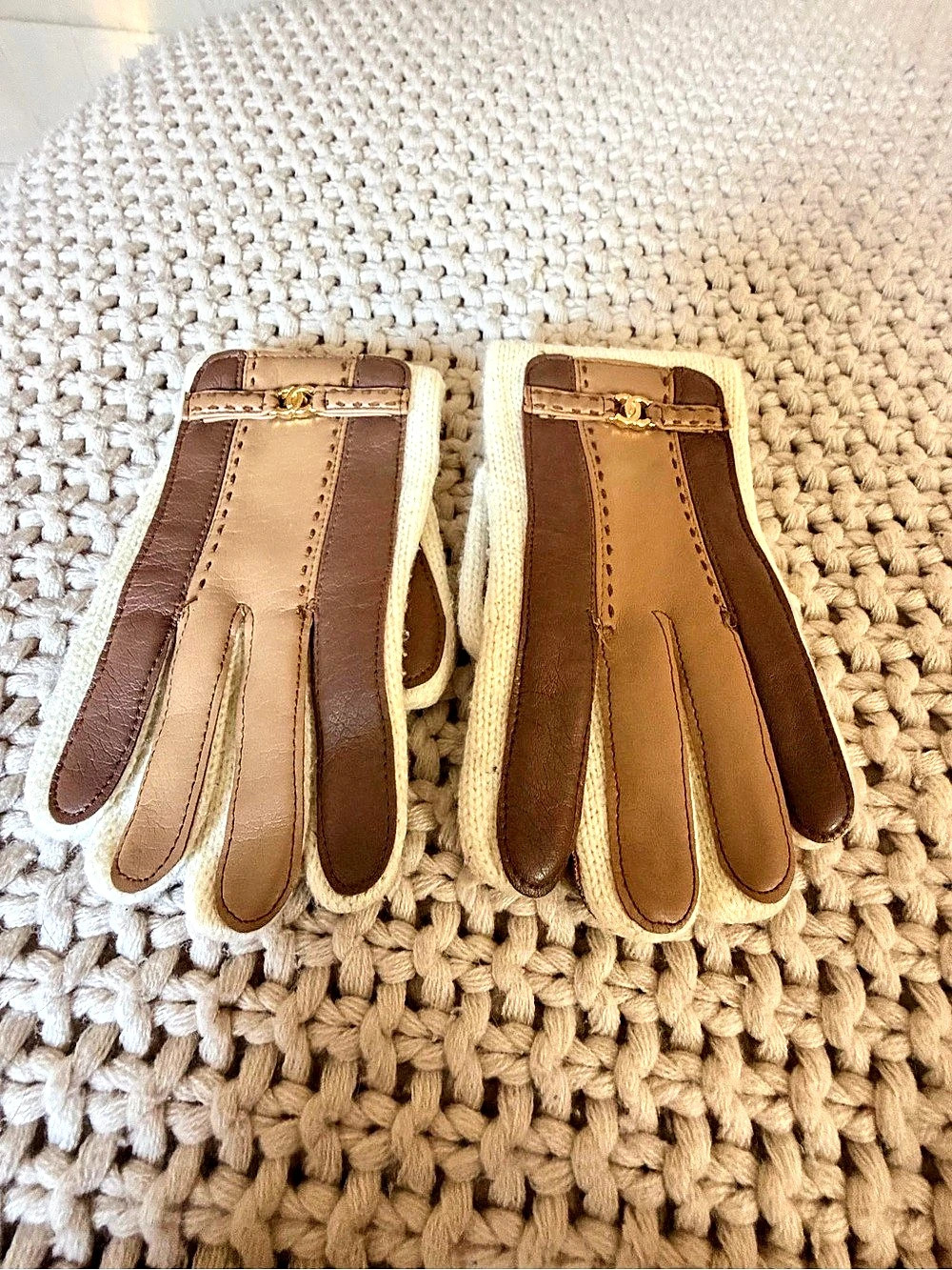 CC Logo Leather accent Gloves in Brown & Cream